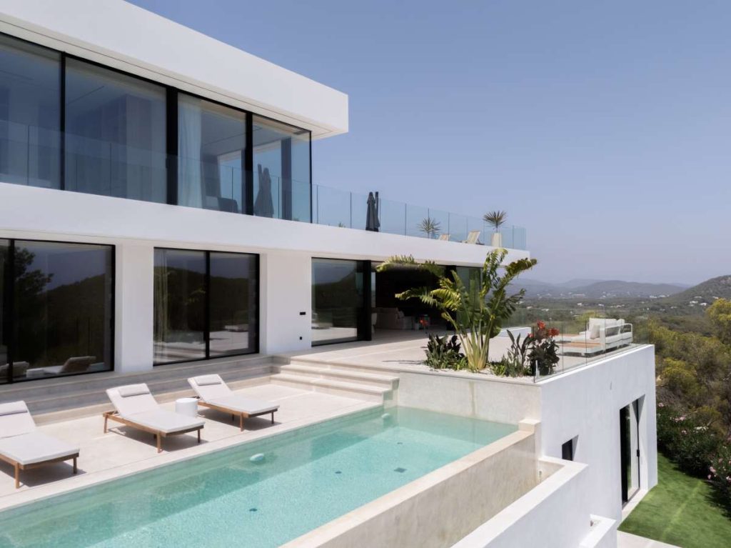 Villa (Roca Llisa)